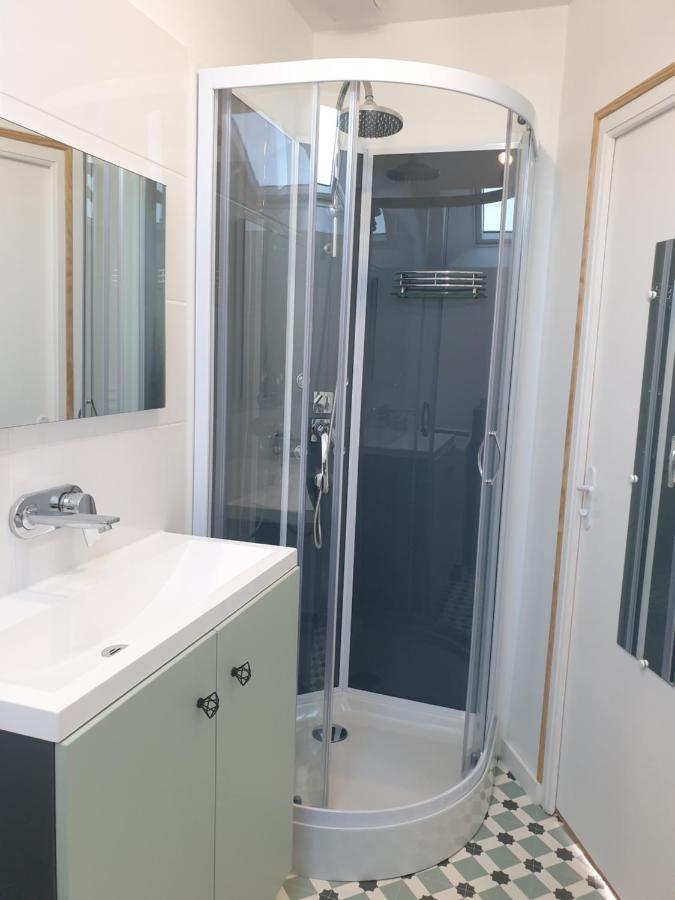 Gite Atypique Avec Jacuzzi Hillion Exteriör bild
